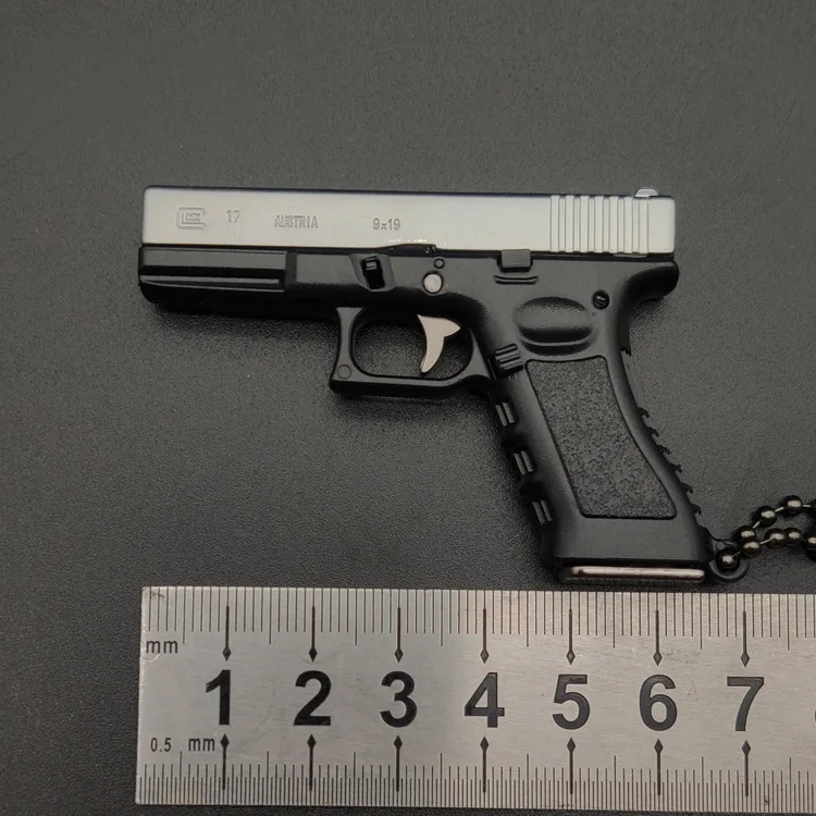 1:3 Mini G17 metalowy pistolet zabawkowy Model brelok ze stopu odpinany wygląd prawdziwa kolekcja kolor wrażliwe prezenty urodzinowe dla chłopców dorosłych