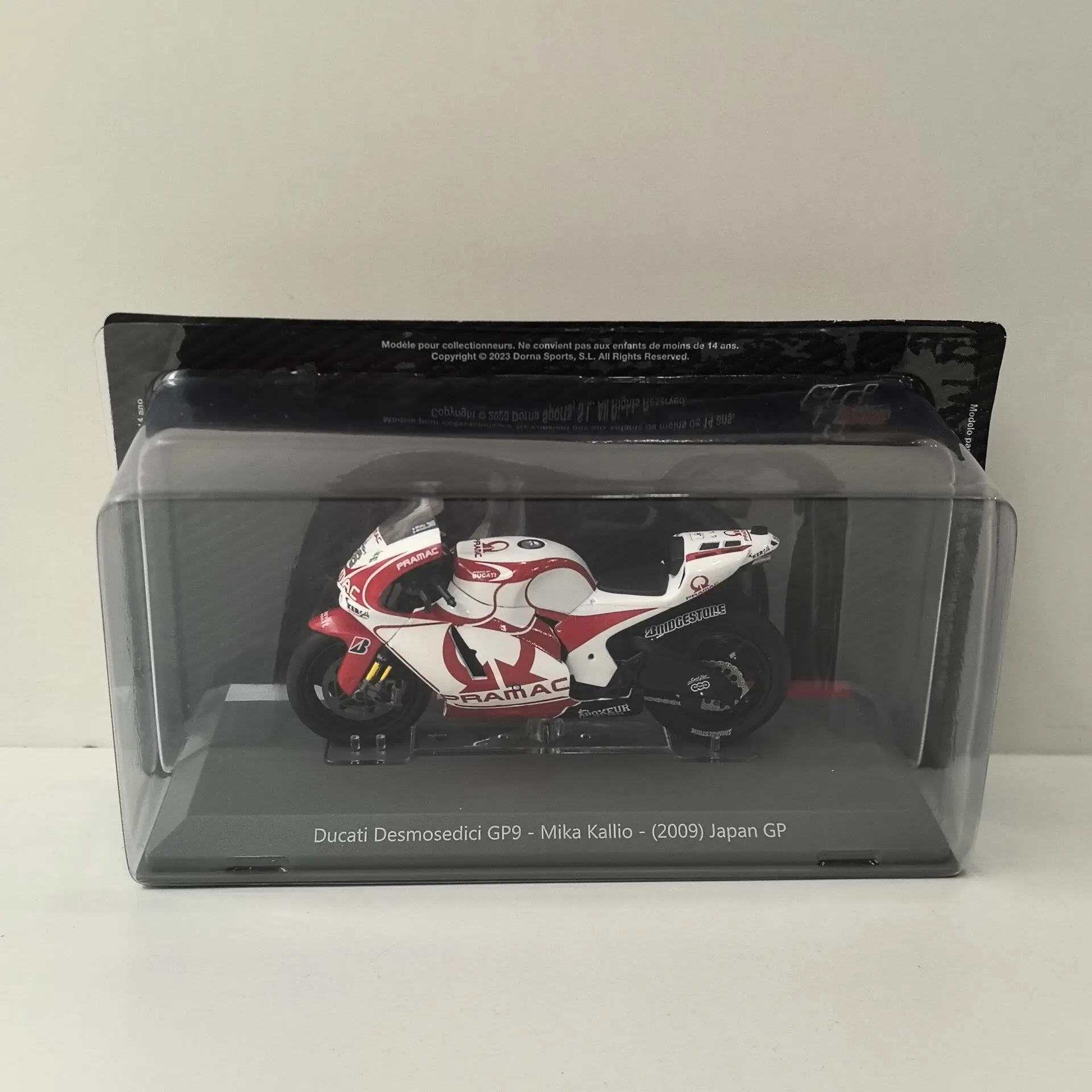 diecast-ixo-1-18-scale-gp9-2009-36-j5-alloy-car-model
