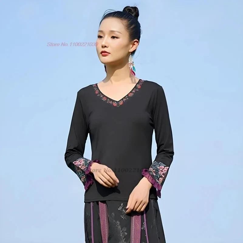 

2025 chinese national t-shirt woman traditional flower embroidery vintage hanfu tops ethnic streetwear v-neck loose base shirt