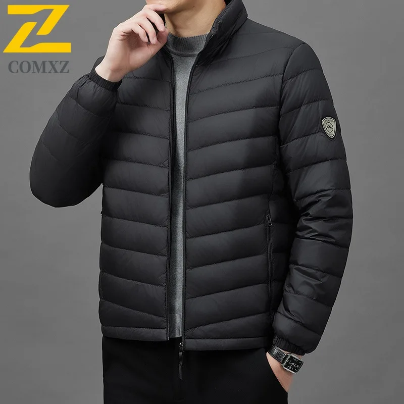 

COMXZ Men Short Down Jacket 2025 Stand Collar Outdoor Office Lightweight Puffer Coat High End Business Warm Winter Jackets
