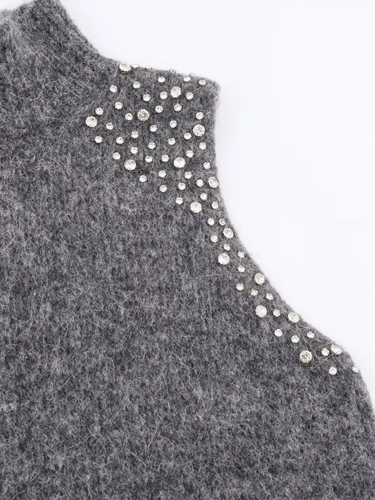 قميص نسائي جديد على الطراز الأوروبي أنيق ومتعدد الاستخدامات ورقبة عالية مع زخارف مطرزة بالخرز