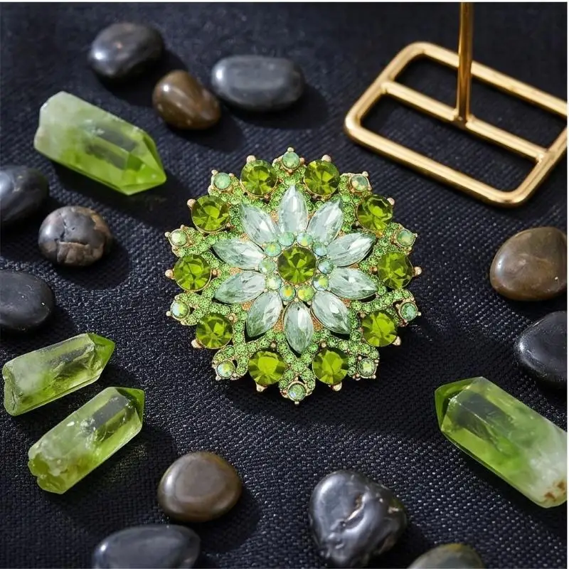 Sunflower Luxury Green Rhinestone Brooches For Women 4 Color Flower Plant Lapel Pins Party Jewelry Clothing Accessories