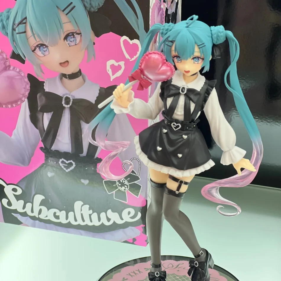 Hatsune Miku Fashion Figure – Subculture Style PVC Collectible Statue with Heart Lollipop, Anime Character Figurine for Des
