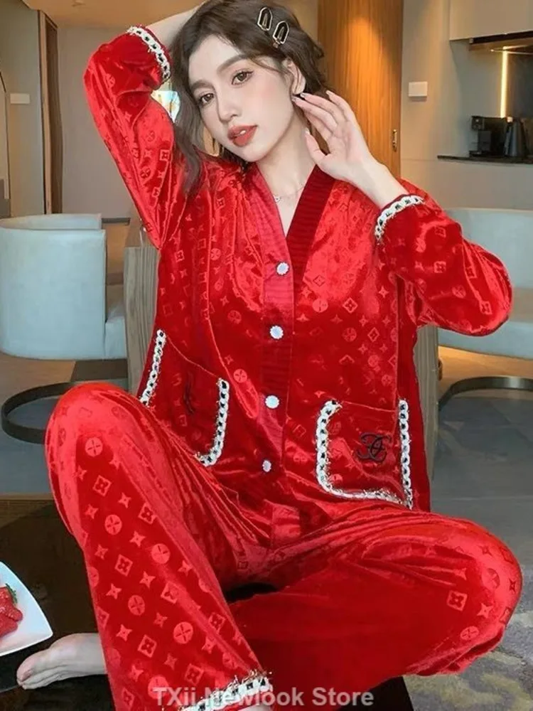 Gold Silk Velvet Sleepwear for Women, Spring and Autumn: Red-Hot Home Clothes with Long Sleeves and Outdoor Wear Suit for Winter