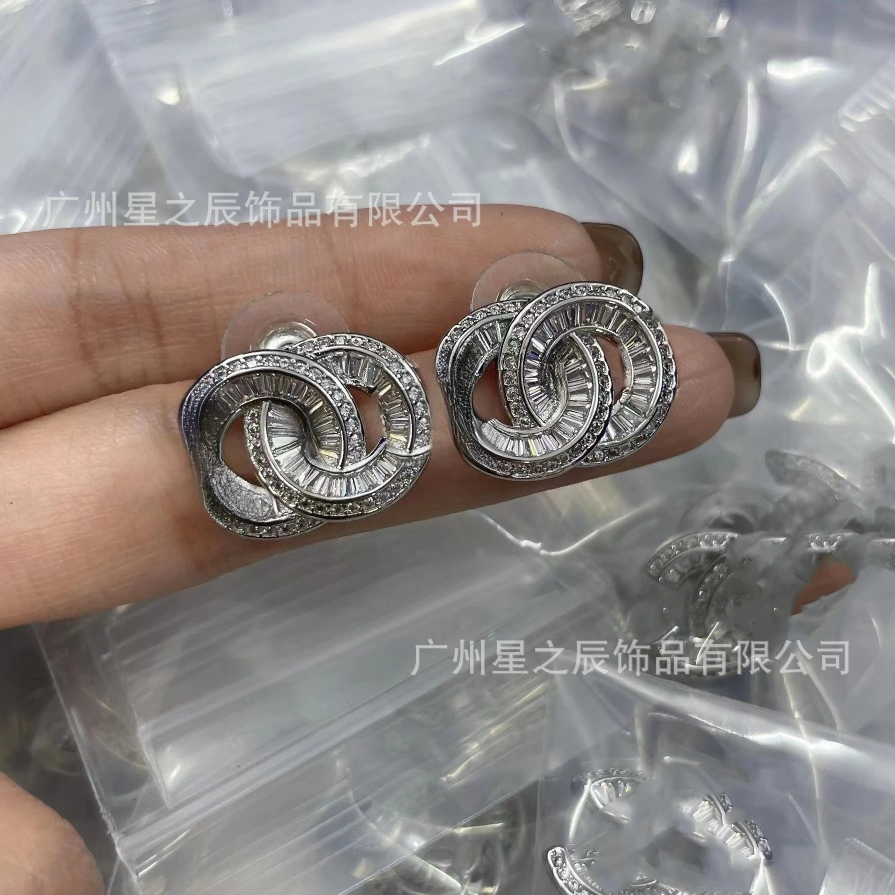 

Diamond-set Square Diamond Stud Earrings for Women, Grandma Fashion Crystal Earrings for Women