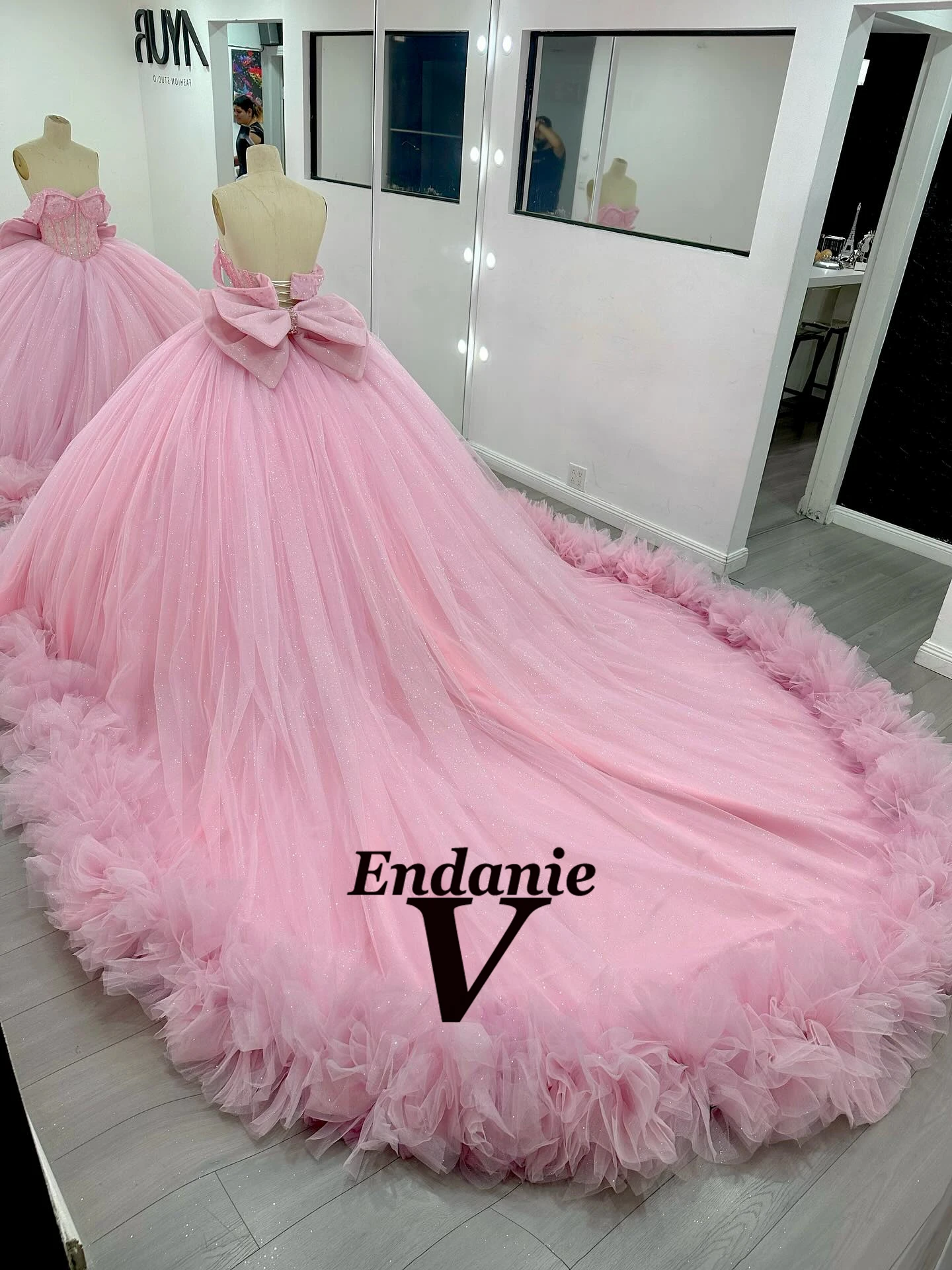 فساتين Quinceanera للأميرة على شكل قلب من Vendanie فساتين Quinceanera للفتيات مكشوفة الكتف وأربطة فيستدو دي Quinceanera مخصصة