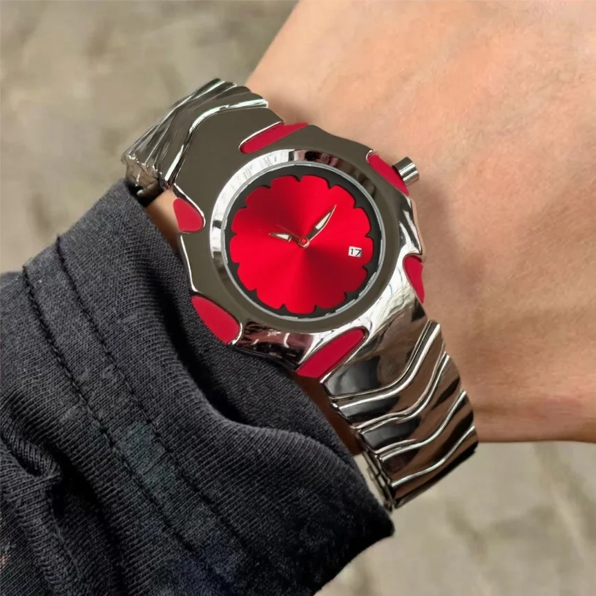 Rood quartz horloge heren Dpecial Blade Y2k ontwerp personaliseren hoge kwaliteit creatieve zwarte middeleeuwse oude stalen unieke heren AAA klok