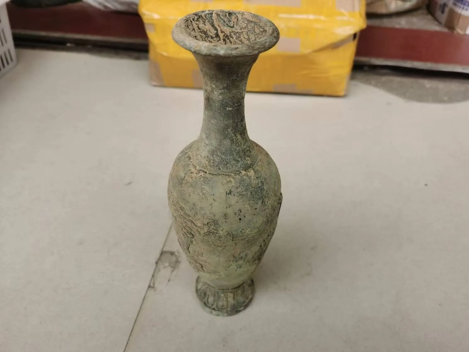 Chinese Old Bronze, be unearthed copper, Long necked vase