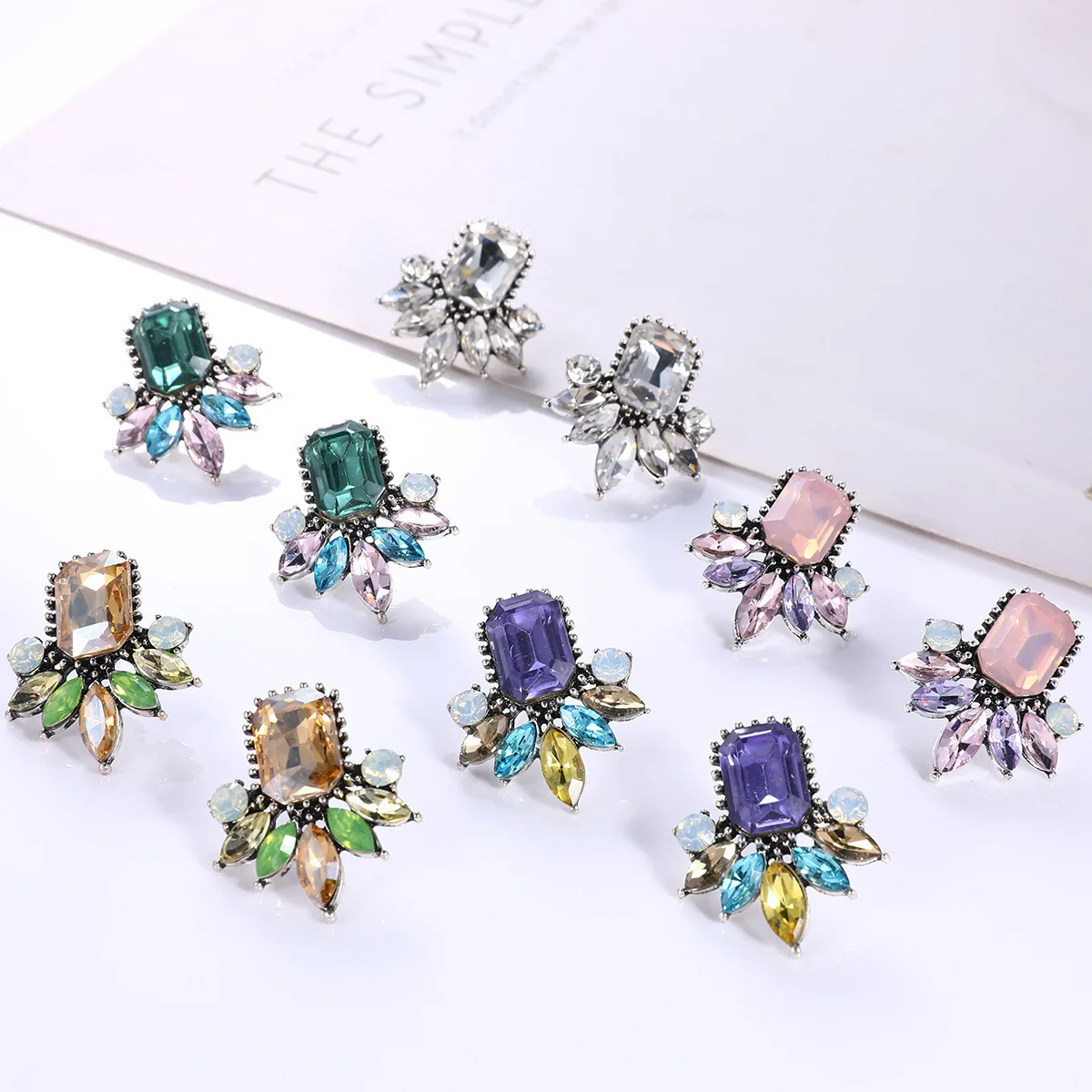 Source Glass diamond series stud earrings women's simple fashion alloy diamond-encrusted geometric earrings earrings