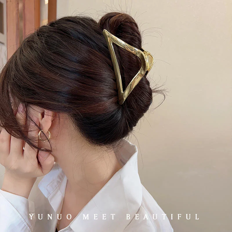 Punk Metal Gold Silver Black Hair Accessories Claw Clips for Women Fashion Jewelry Geometric Triangle Catch Crab Jaw Headwear image 3