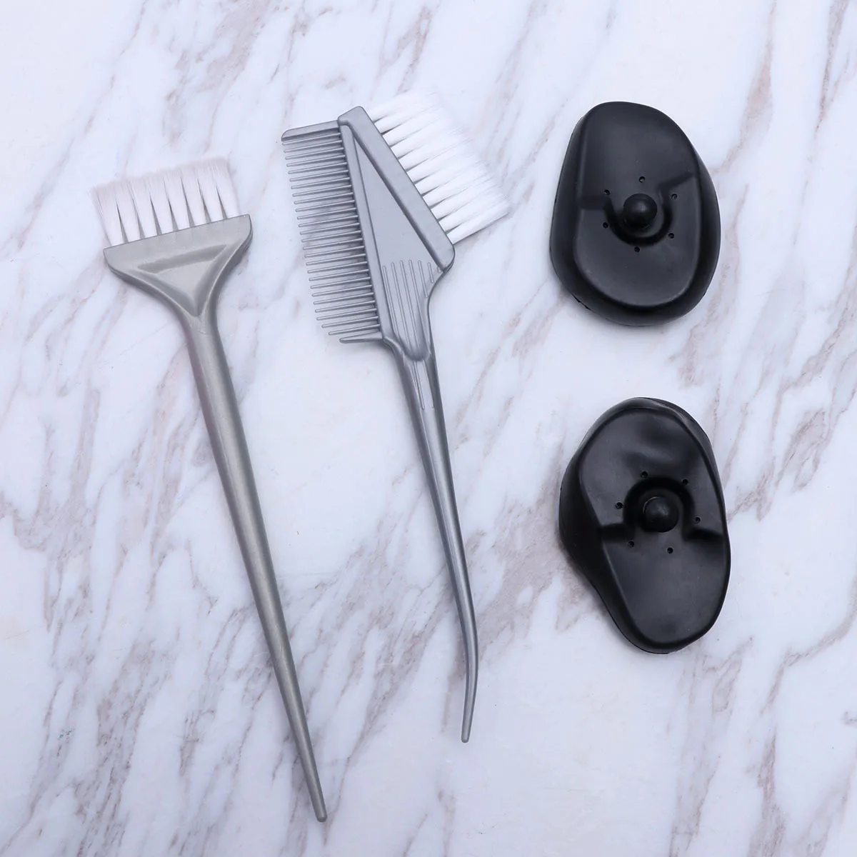 Рисунок 4 - набор инструментов для окрашивания волос