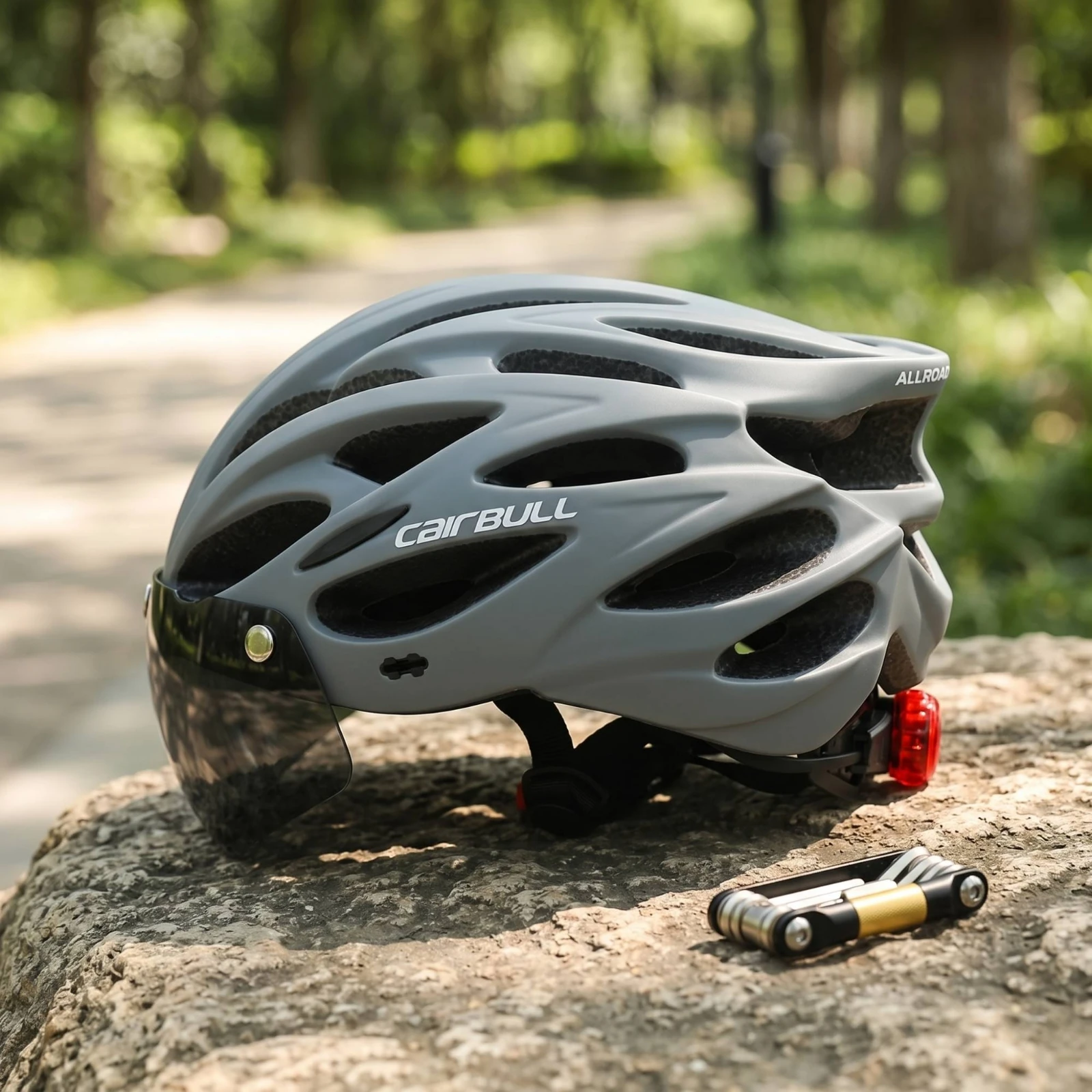 リアライト付きバイクヘルメット フェイスバイザー付きのスタイ - Commute Cycling Helmet のレビューと価格
