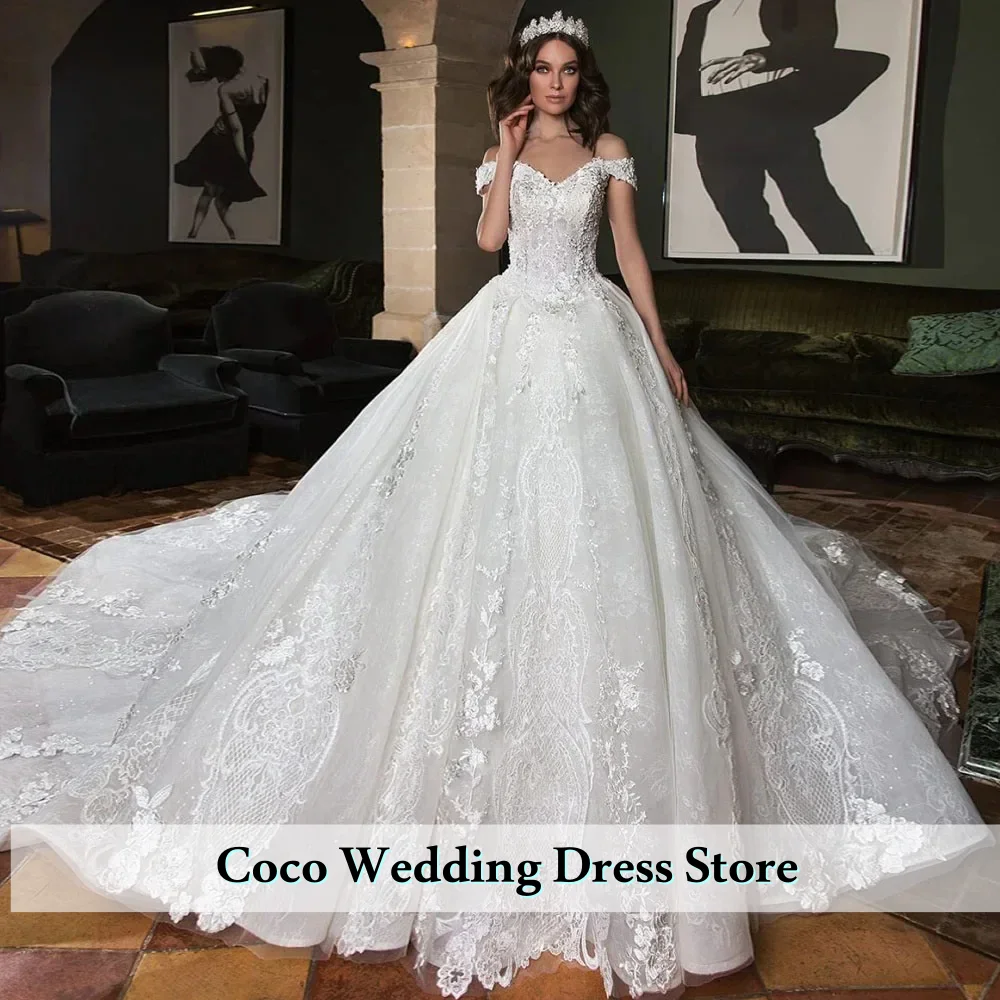 Customized  Luxury Ball Gown Bridal Gowns V Neck Sleeveless Wedding Dress Lace Appliques Beaded Womens Clothing