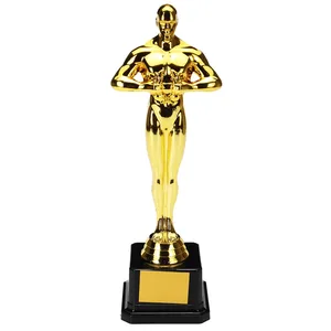Kleine plastische Trophäe, die in Gold, Repliken von Preisen, Partygeschenken und Feierlichkeiten, handgefertigte Erinnerungen, 18 cm, 21 cm, 26 cm gebadet wurde Haupttrofeo -Oscar -Verkauf - №1