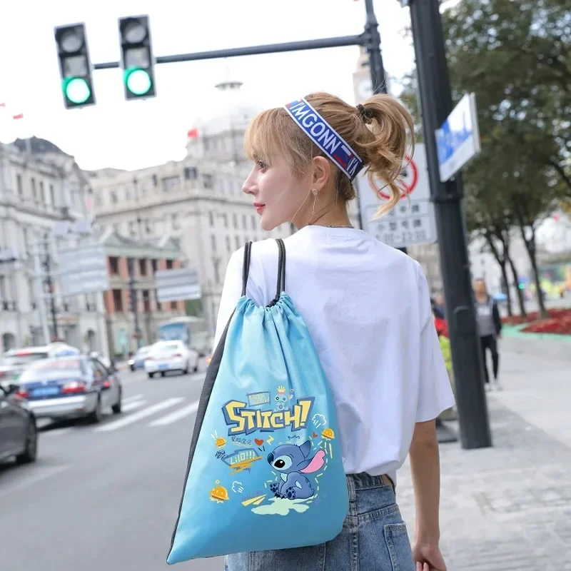 Lilo & Stitch tasche con coulisse Disney Tote Bag stampa carattere borse di grande capacità a tenuta stagna portatile Shopping zaino regali