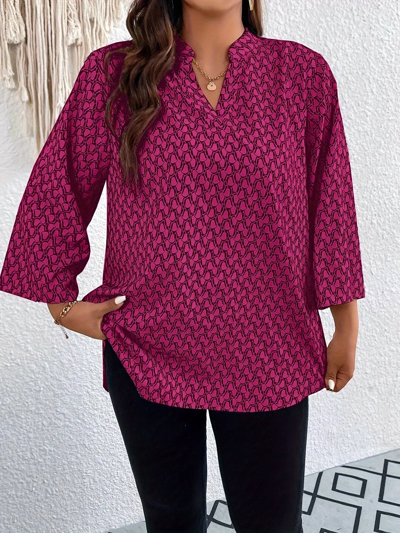 Plus Size 1XL-5XL Women\'s Printed V-neck Shirt with Rolled Edge Sleeves Casual Top