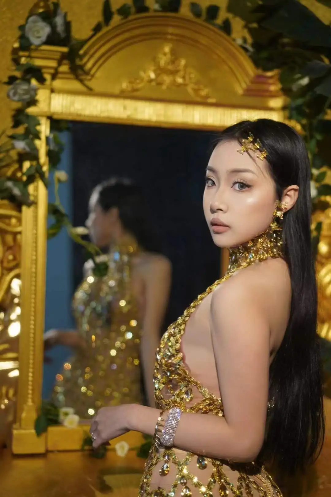 

Women Sparkly Gold Rhinestones Birthday Nightclub Singer Mini Dress Date Dance Performance Stage Wear Drag Queen