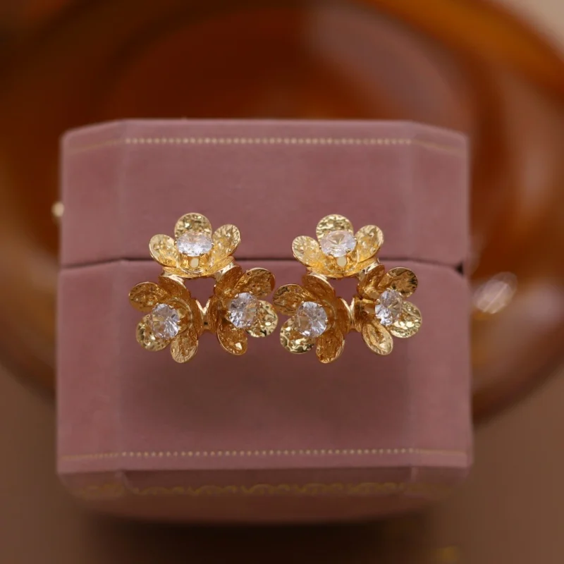 2025 Korean new design fashion jewelry 14K gold plated metal flowers zircon earrings elegant women's daily work accessories