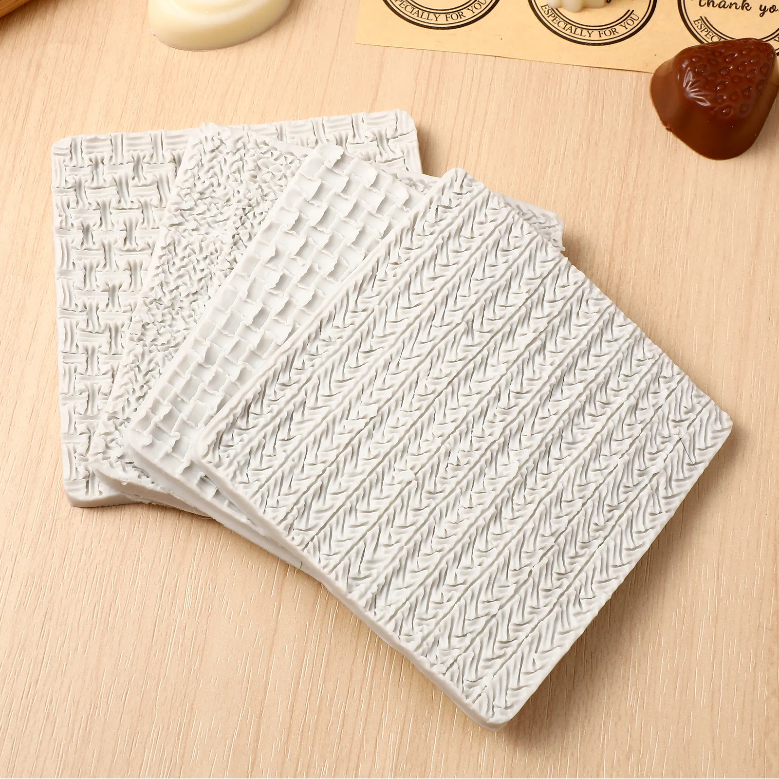 

4Pcs Silicone Fondant Molds with Crochet Texture Tasteless Odorless Easy Clean Reusable Baking Molds for DIY Cake Chocolate
