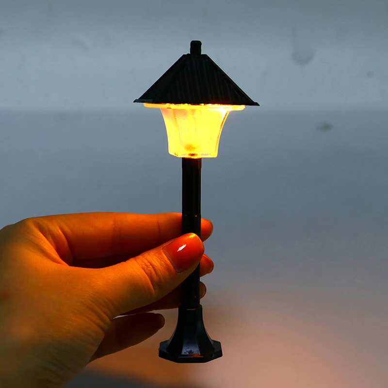 1:12 Dollhouse Miniature Park Street Lamp LED Lamp Lantern Post Streetlight Decoration Dollhouse Accessories Dual Color Display