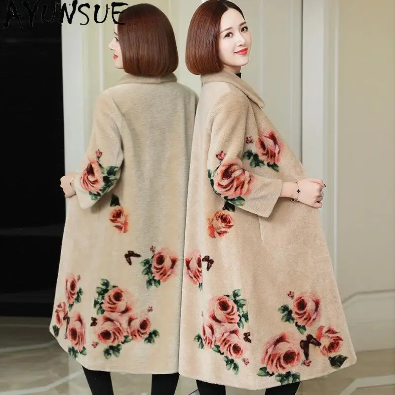 AYUNSUE 100% معطف فرو صوف ملابس حريمي سترة شتوية نمط طويل معاطف شيرلينغ الأغنام للمرأة 2025 طوق فرو منك دافئ