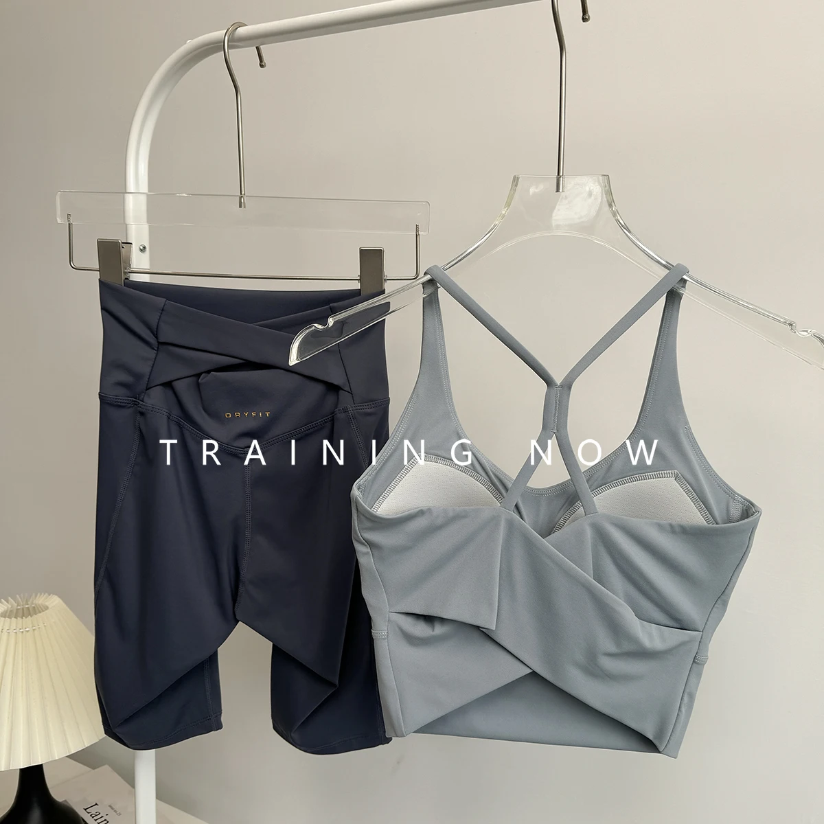 

Running suit for women in summer 2025 new yoga fitness bra beautiful back high waist hip lift sports cycling five-point pants