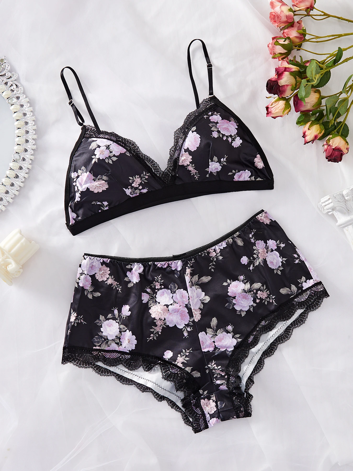 

Black Satin Floral Print Lace Bra Sexy Women's Sleepwear Set New Home Outfit