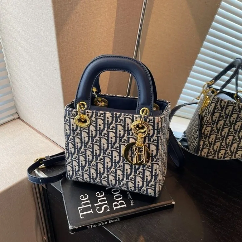 

Kindness Gift Gentle Shoulder Bag Recognition Of Her Compassion And Generous Spirit