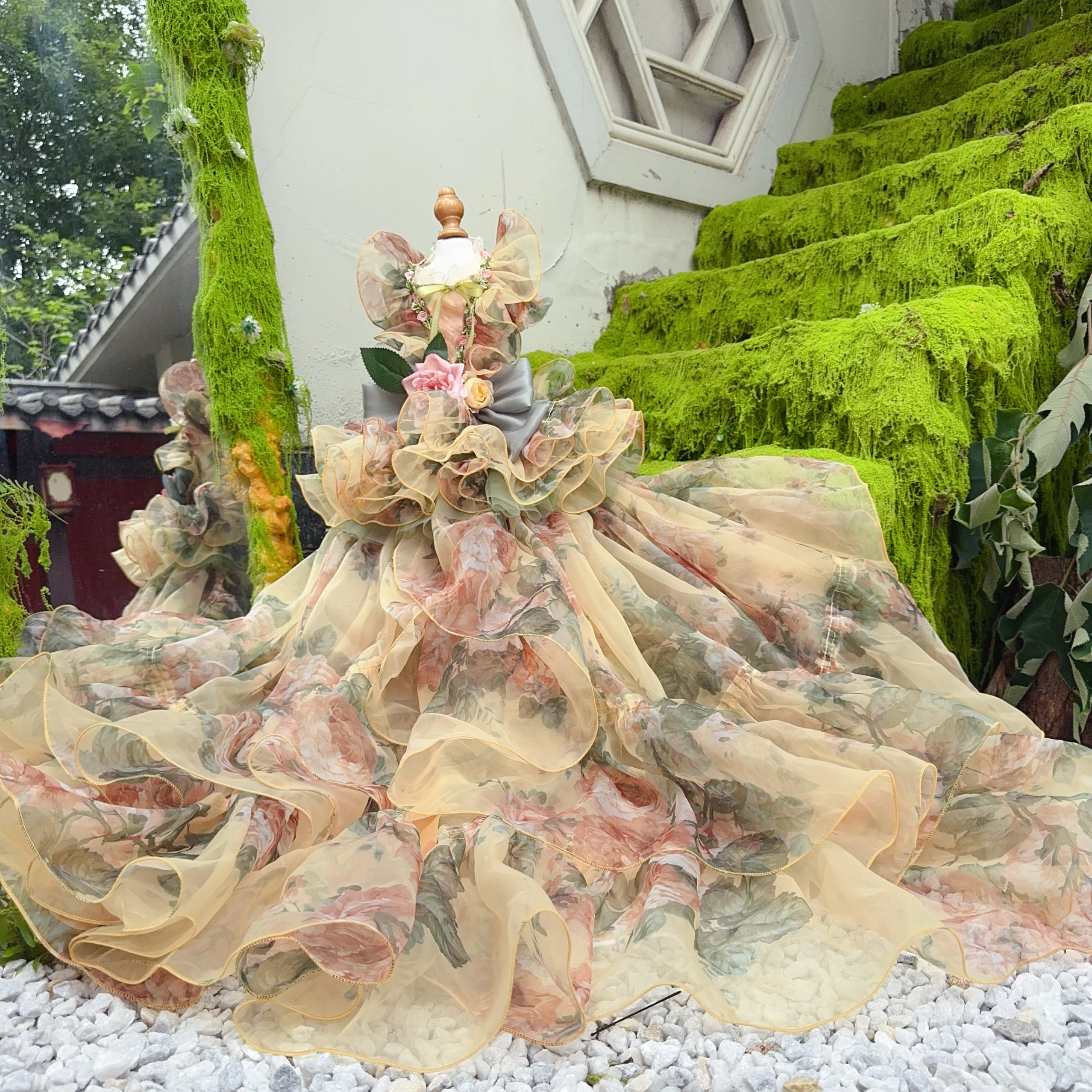 High-end Handmade Flower Pet Dog Clothes Fine Luxury Lace Long Tail Princess Dresses For Small Medium Dog Poodle Puppy Overalls