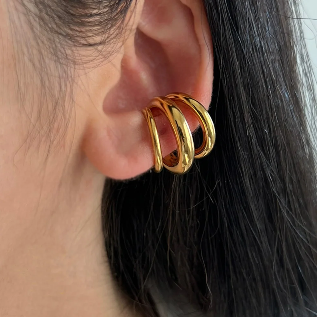 Neuer dreilagiger modischer Ohrclip aus 18-karätigem Gold, Ohrclip aus Edelstahl ohne Löcher, High-End-Gefühl, Nische