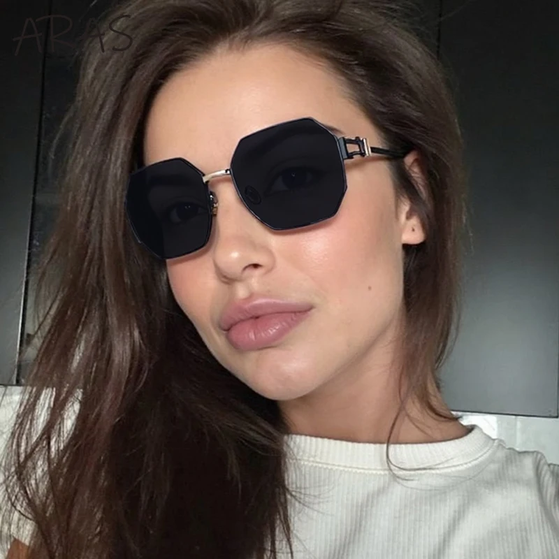 Punk escudo quadrado óculos de sol feminino grande 2025 marca luxo na moda polígono óculos de sol para senhoras uv400 ao ar livre vintage eyewear