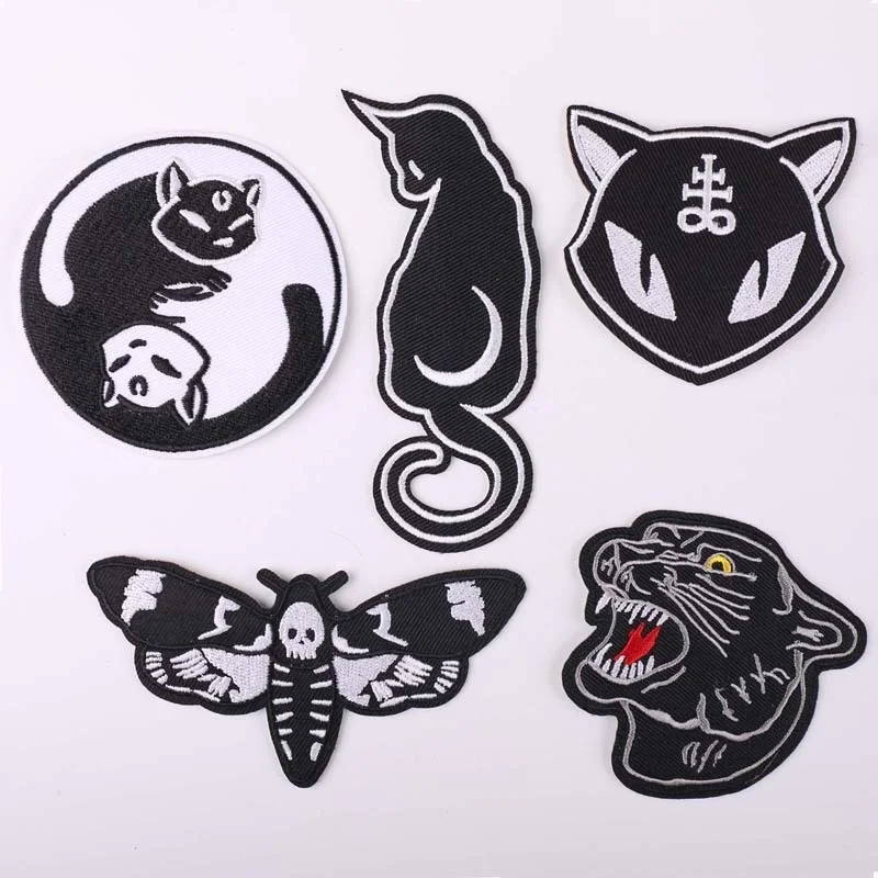 1 pz in bianco e nero Taichi Moon Cat badge Leopard Moth ricamato abbigliamento patch Iron-On Kids Bag Hat Shoes Decor