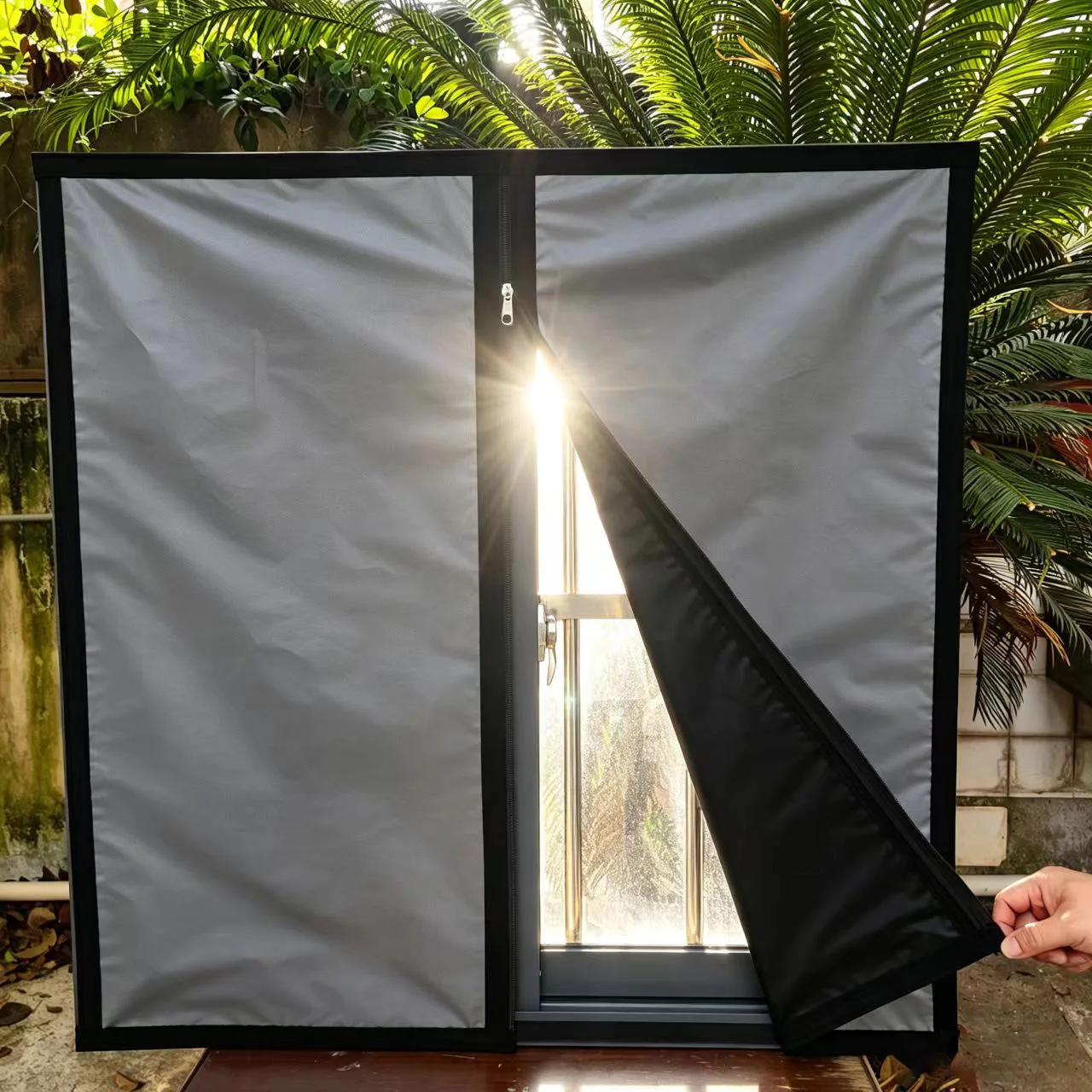 Zipper Style Full Blackout Fabric Convex Window, Sun Protection and Insulation, Sunshade Curtain, Self-Adhesive Blackout Window