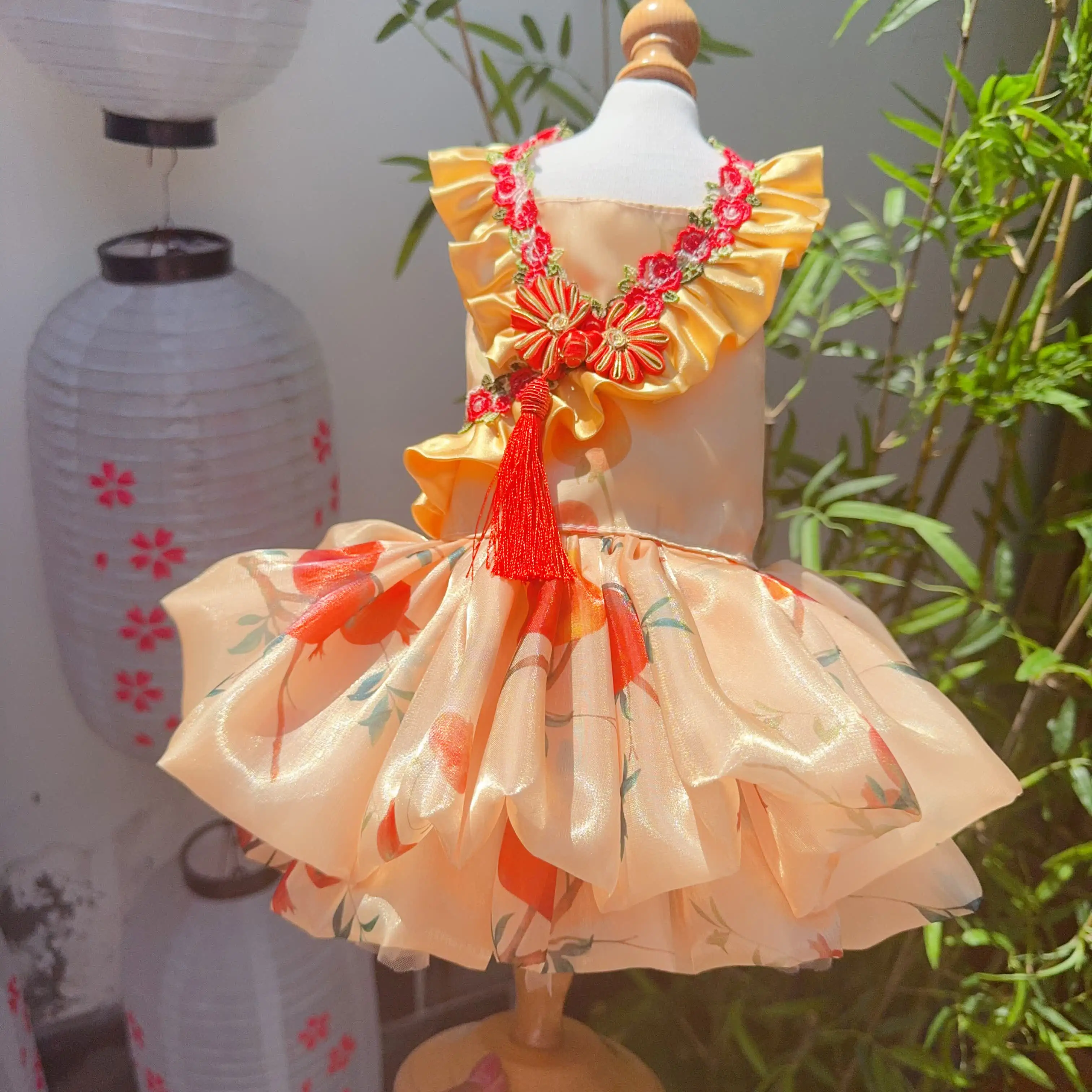 

Luxury Pomegranate Flower Bud Tail Princess Dress For Small Medium Dog Fashion Handade Pet Dog Clothes Puppy Photography skirt