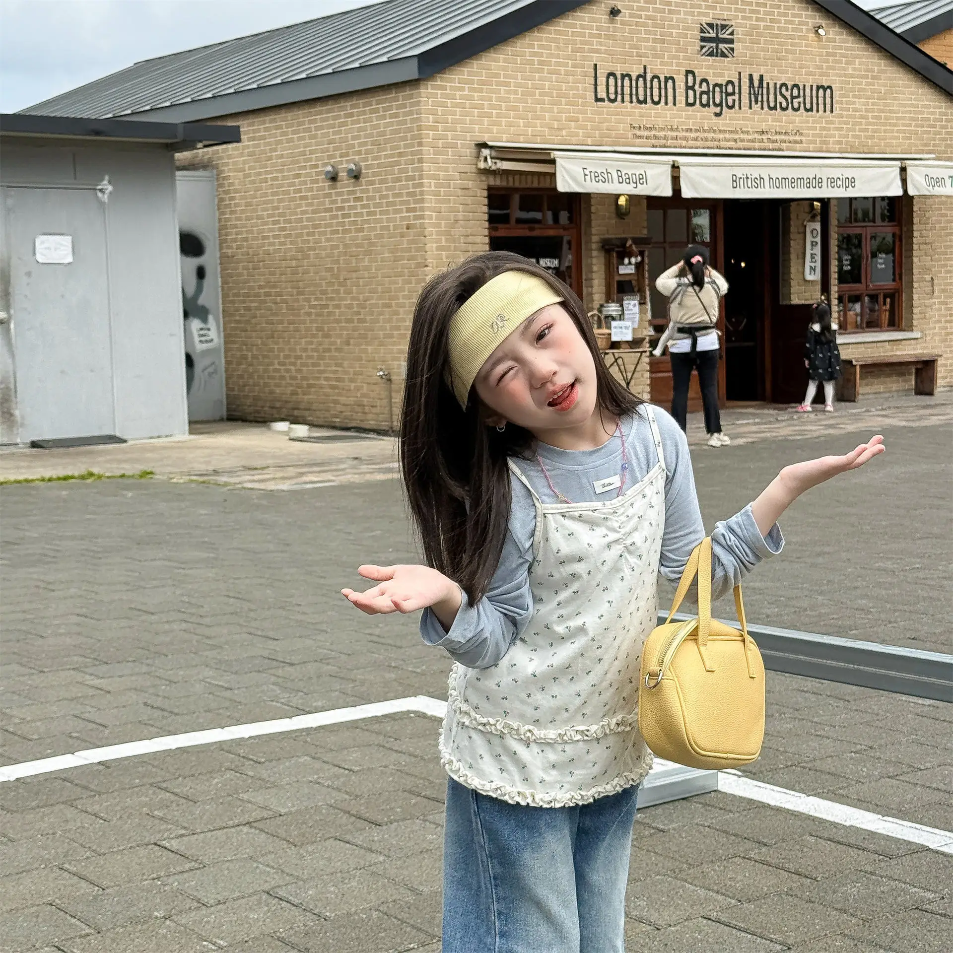 

2026 Spring New Girls Sleeveless T Shirts Solid Baby Girl Cute Sweet Sling Vest Cotton Children Cute Lace Tops Kids Clothes