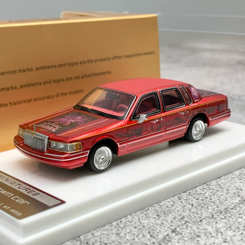 MK 1:64 Scale 1992 Alloy Town Car Model Simulation Toy Static Display Unique Gift Desktop Creative Collectibles