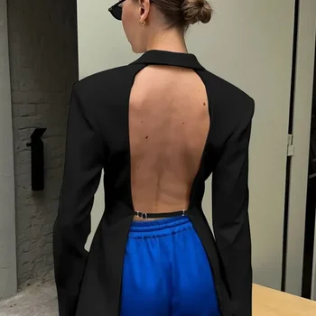 بدلة نسائية أنيقة بدون ظهر باللون الأسود لخريف 2025 أنيقة بأ...