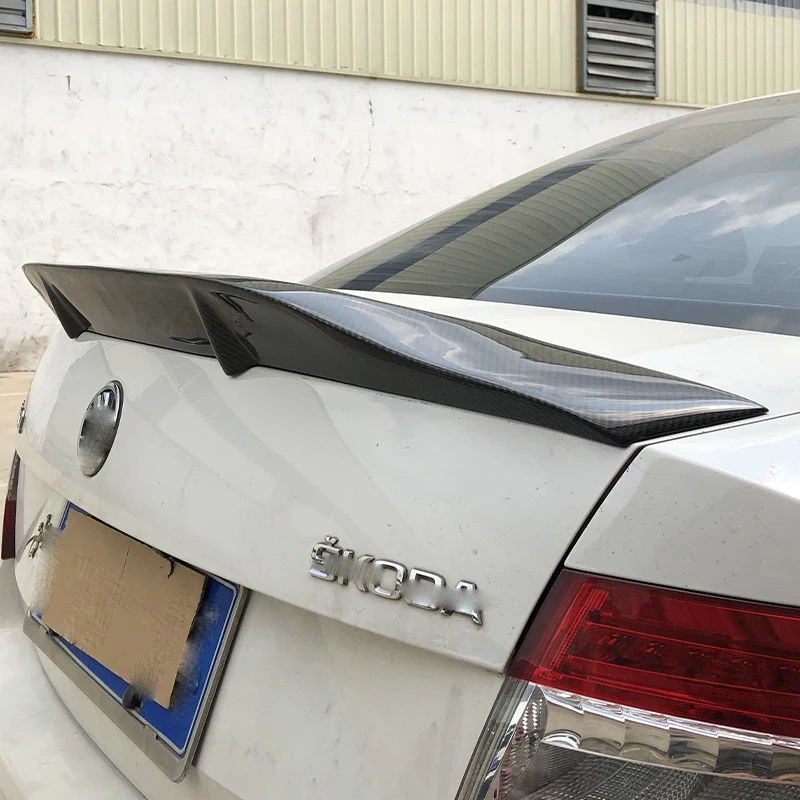 Applicable to Skoda Mingrui rear trunk spoiler fender carbon black sports modified parts 201520162017