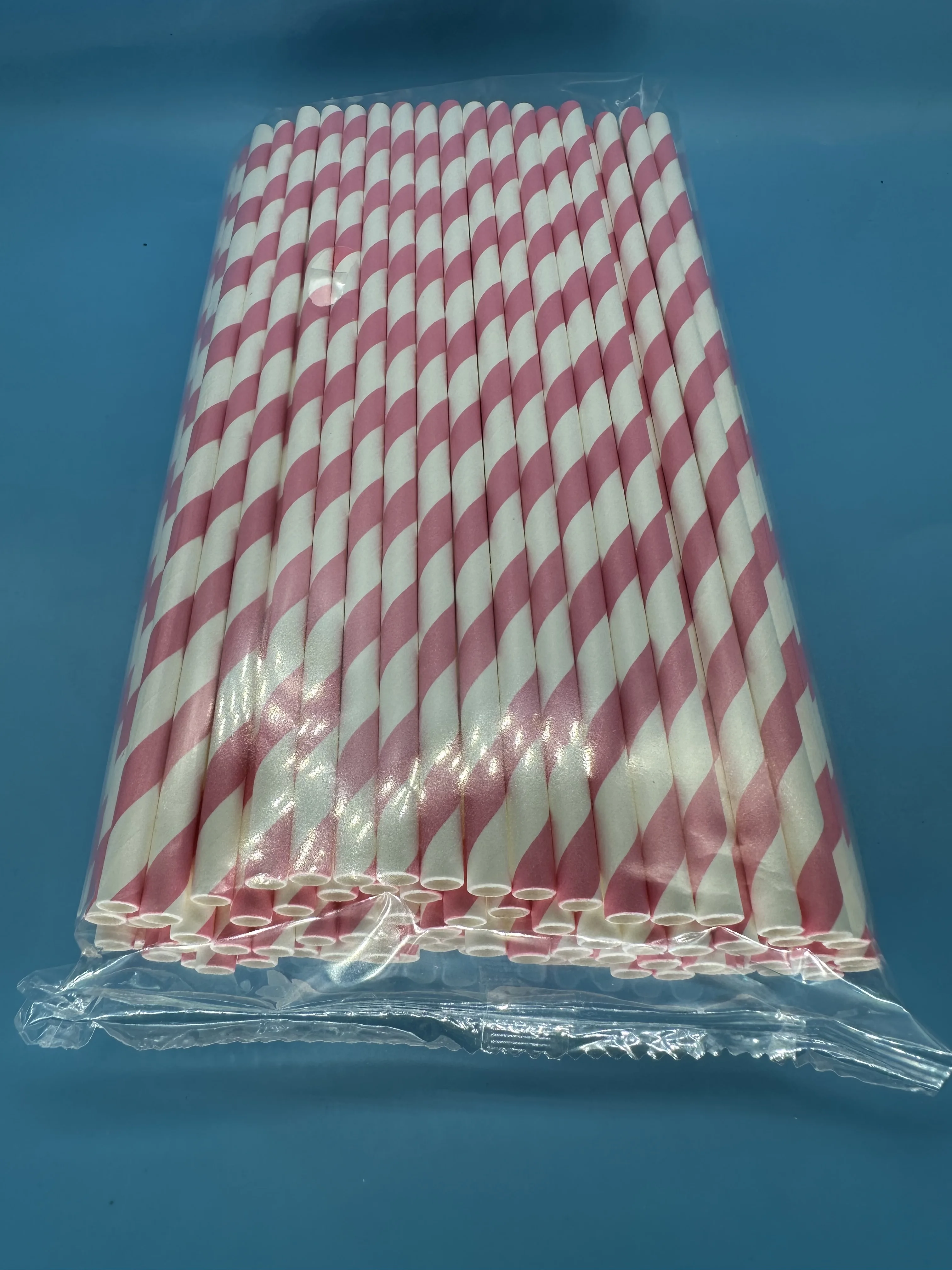 

Wholesale 1,600 Disposable Pink and White Striped Paper Straws - Party Companions for Juice, Coffee, and Drinks