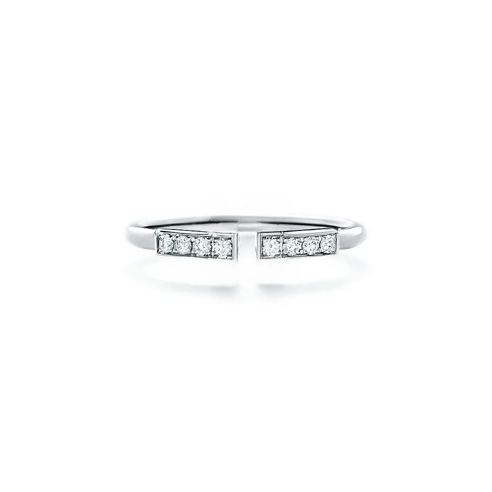 Ladies Classic Plain Band Ring Shiny Smooth Metal Finger Ring Minimalist Stackable Design Waterproof Daily Wear Jewelry Elegant Simple Accessory Gift for Wedding Anniversary Holiday Party Use