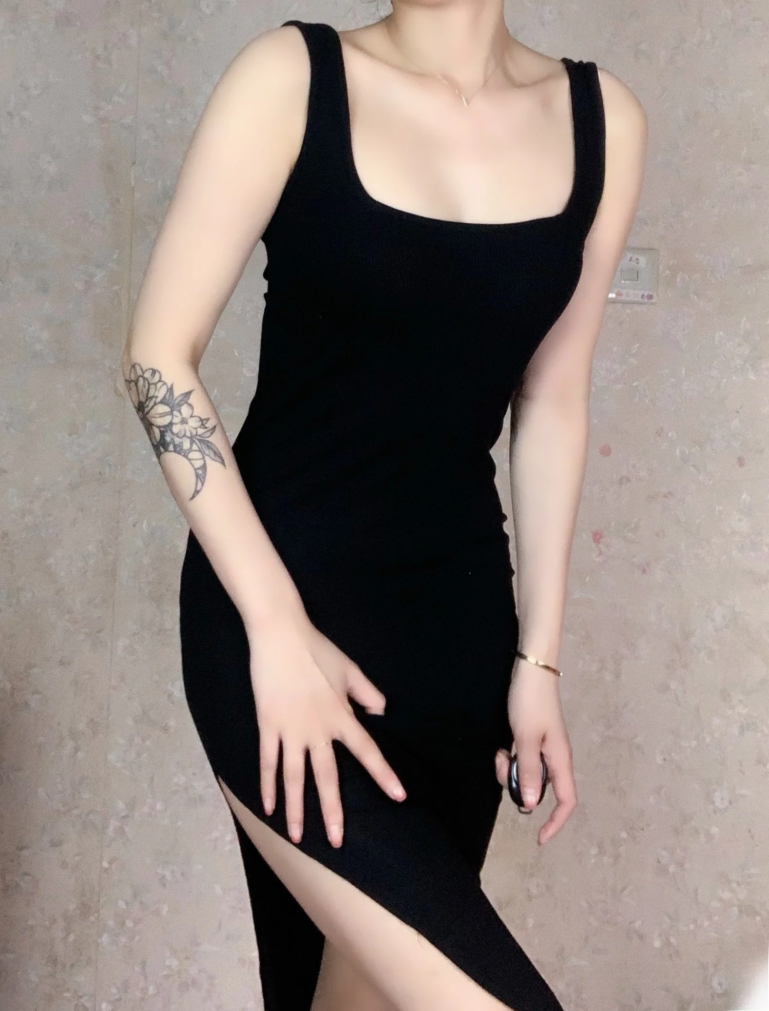 Tapete australiano gola quadrada slim fit fenda lateral colete saia feminina camada de base retrô comprimento médio H-ape Dr