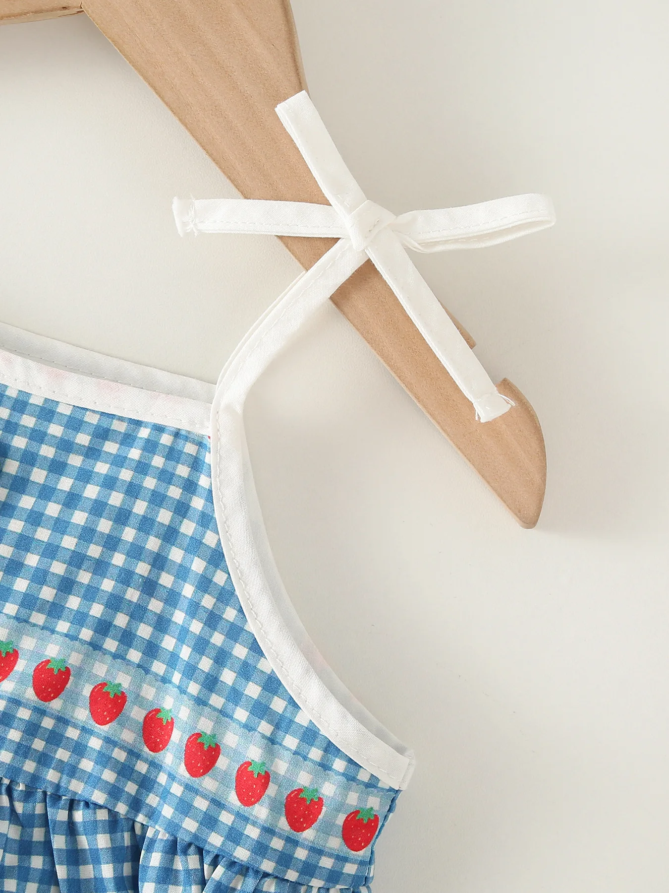 2026 صيف جديد نمط طفلة لينة ارتداءها السباغيتي حزام القماش القطني تحقق ثلاثية الأبعاد الفراولة طباعة ملابس الرضع #4