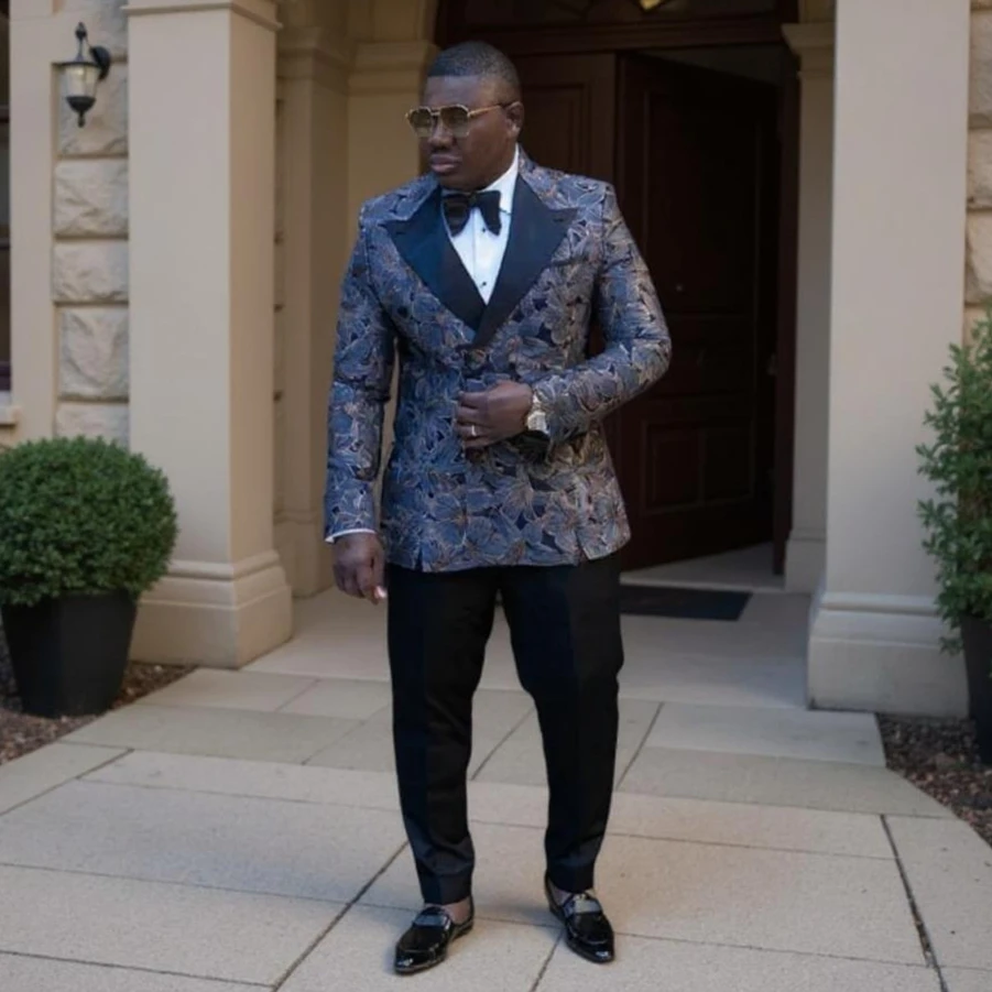 

Double Breasted Floral Prom Suits for Men Slim Fit Jacquard African Fashion Groom Wedding Tuxedos 2 Pieces Set Jacket with Pants