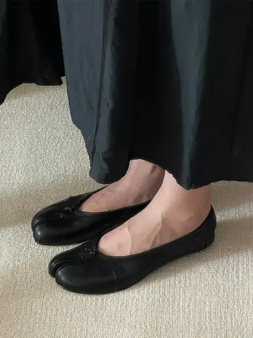 Split Toe Women Ballet Flats Fashion Tabi Shoes Casual Slip-on Loafers Ladies Pleated Leather Espadrilles Zapatillas Mujer