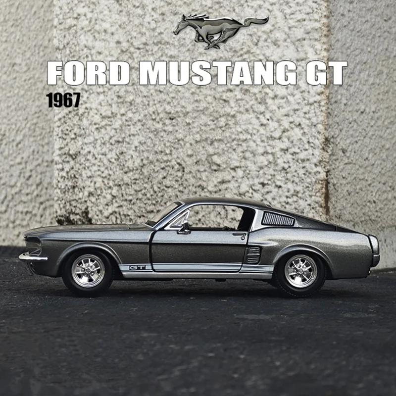 

Maisto 1:24 1967 Ford Mustang GT Alloy Sports Car Model Diecasts Metal Racing Car Vehicles Model High Simulation Childrens Gifts