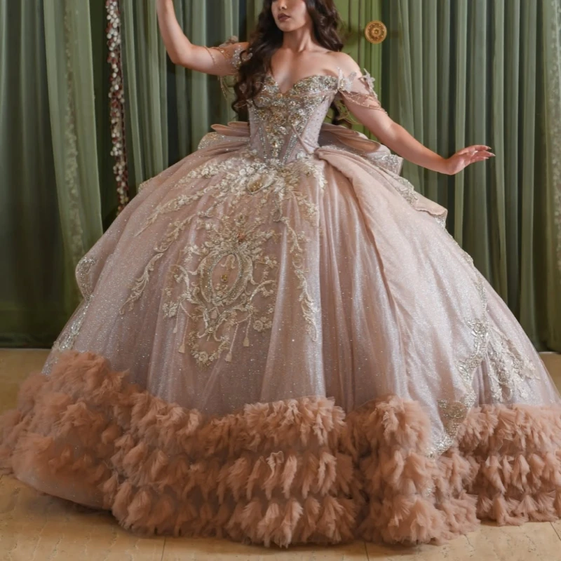 Vestidos de Quinceañera Marrón Claro, Vestido de Fiesta con Hombros Descubiertos, Vestido de 16 Años con Apliques de Encaje, Cuentas, Lazo de Cristal y Falda de Tul en Capas para Fiesta de Cumpleaños