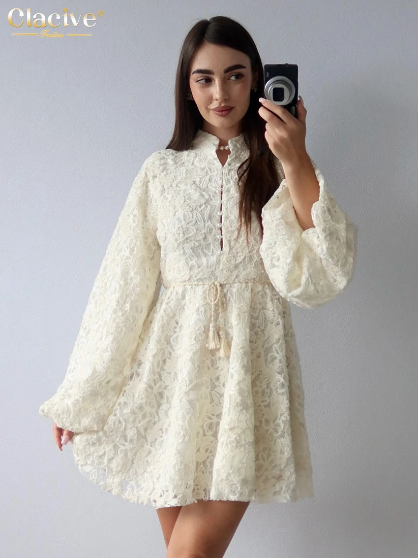 ชุดเดรสผู้หญิงทรงหลวมสีแอพริคอต แบรนด์ Clacive รุ่นแฟชั่นปี 2026 คอลเลคชั่นฤดูใบไม้ผลิ คอตั้ง แขนพอง ทรงมินิเดรส ดีไซน์หรูหรา คลาสสิก จับจีบ