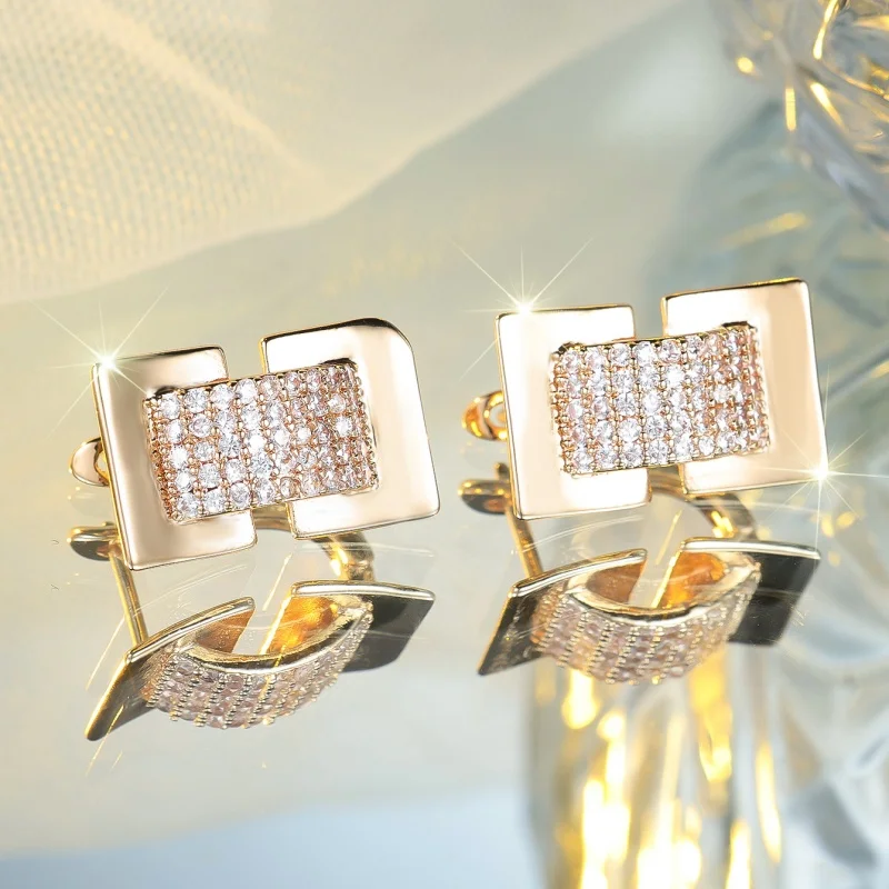 2026 New Light Luxury Micro Inlaid Round White Zirconium Boat Shaped Ear Buckle Fashionable Ins Niche Design Accessory