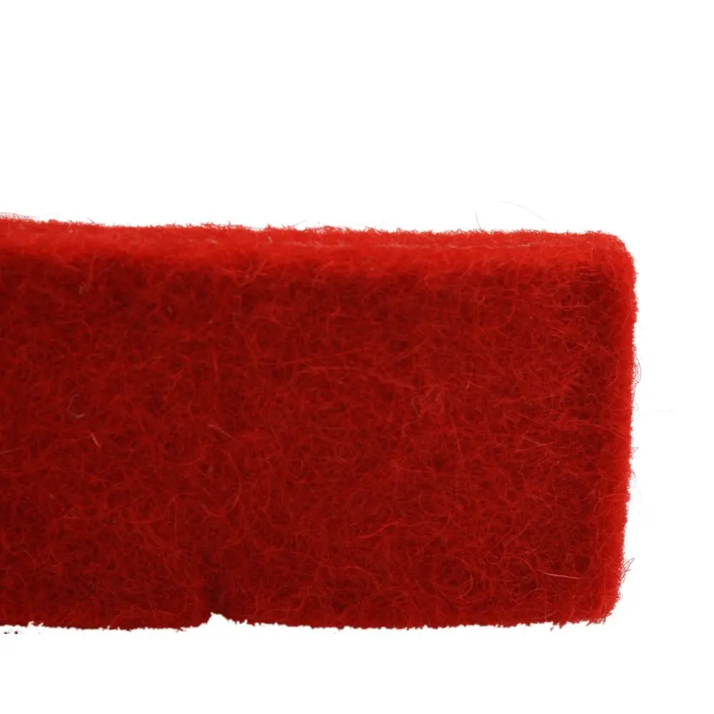 ضبط البيانو ورأى شريط مزاجه ، كتم مدبب