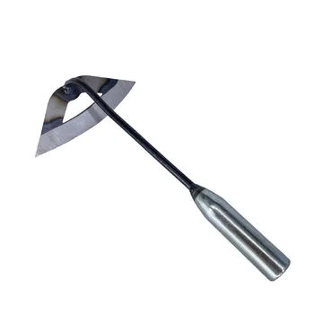 Bahçecilik ayıklaması ve kavisli içi boş çapa ile toprak gevşetme